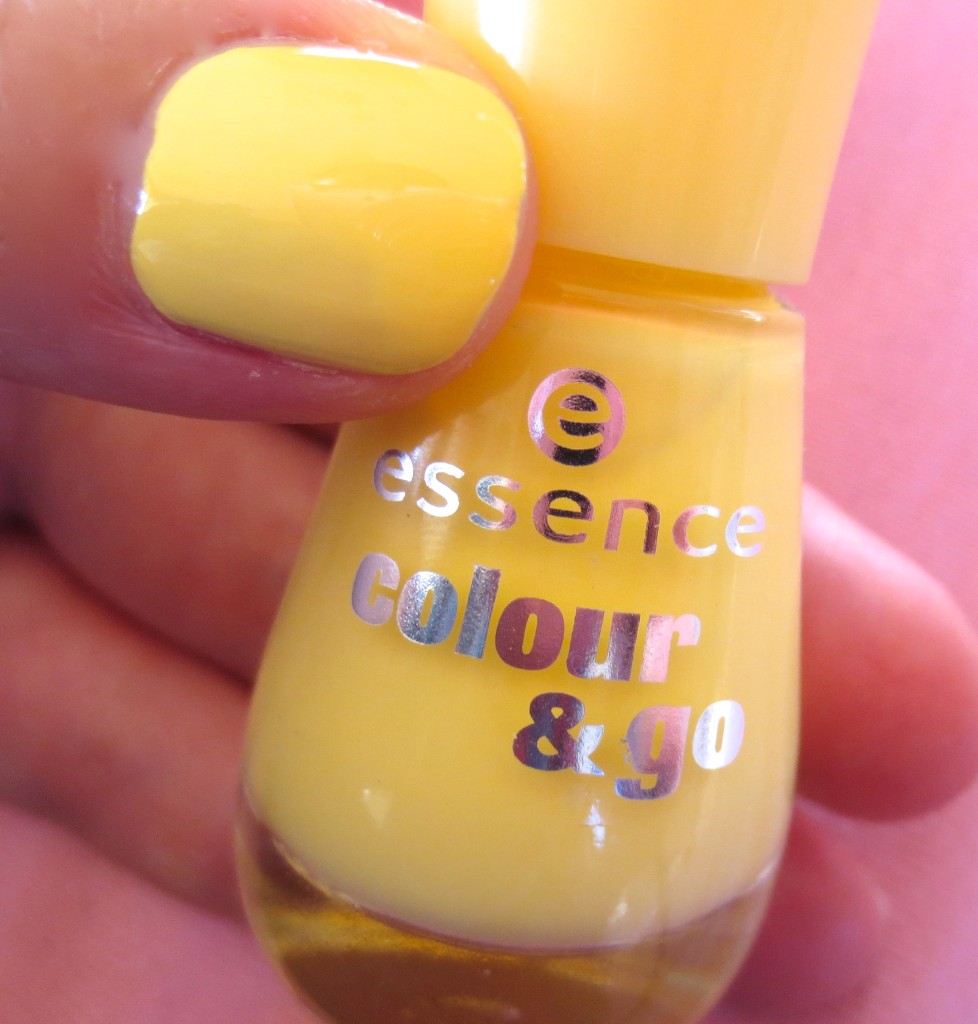 Essence Love in the Air Nail