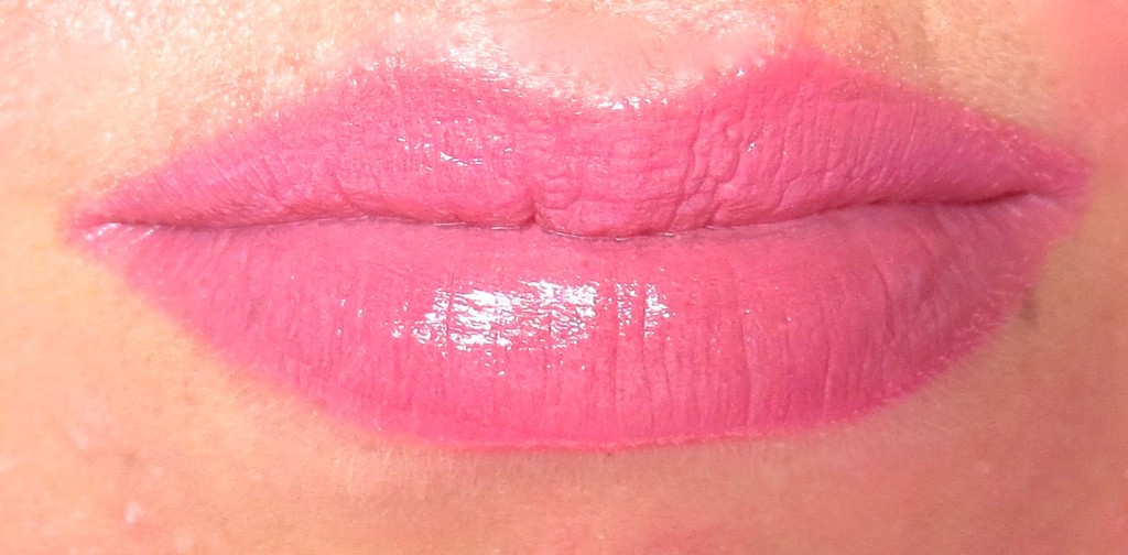 Maybelline the blushed Nudes Colorsensational Lippenstift 207 pink fling Tragebild